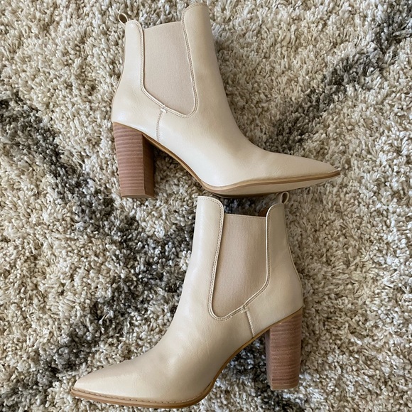 Shoes - Womens booties